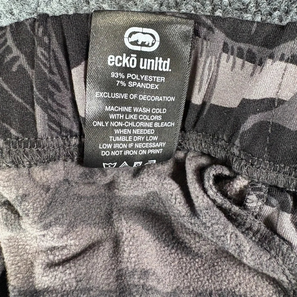 Ecko Unltd Sweats Shorts Mens M Camo Floral Print‎ Urban Fashion Athletic Wear